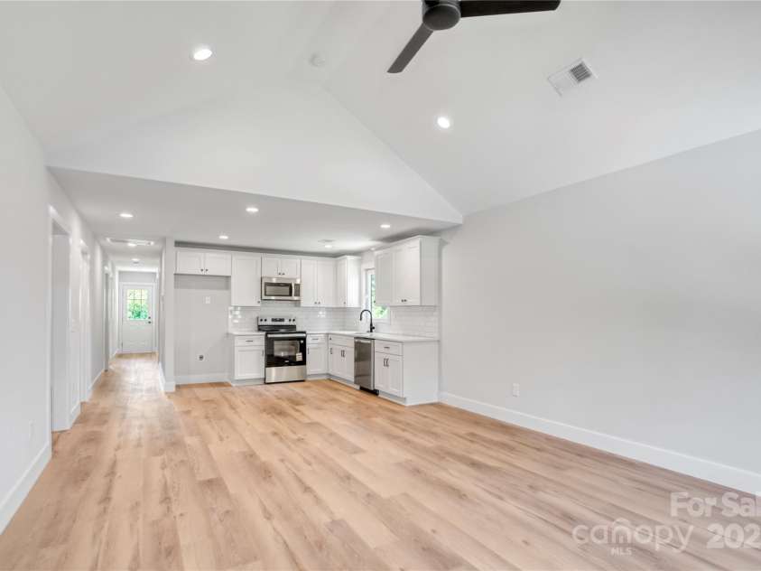 707 Davidson Avenue, Gastonia, NC 28052.  MLS# CAR4269274, YatesRealty ID 19171. 
