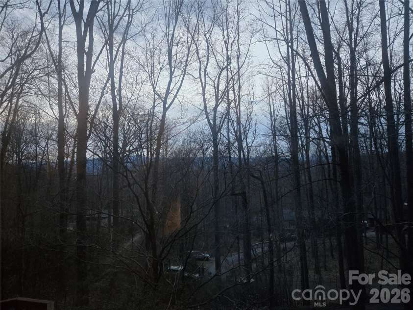 8 Shadywood Circle, Asheville, NC 28803.  MLS# CAR4350923, YatesRealty ID 19171. 