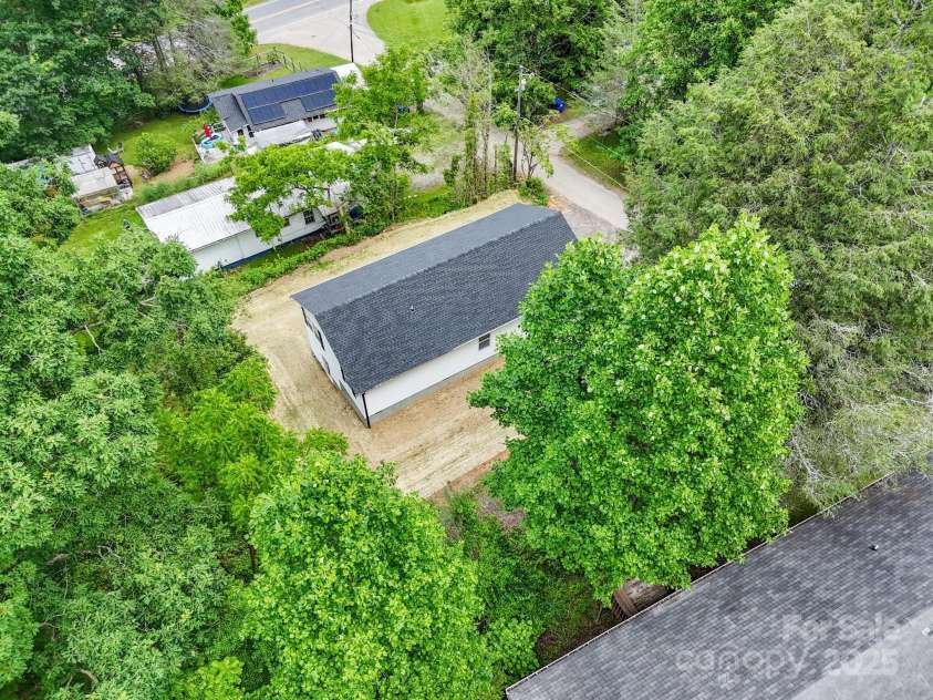 15 Border Street, Black Mountain, NC 28711.  MLS# CAR4240142, YatesRealty ID 19172. 