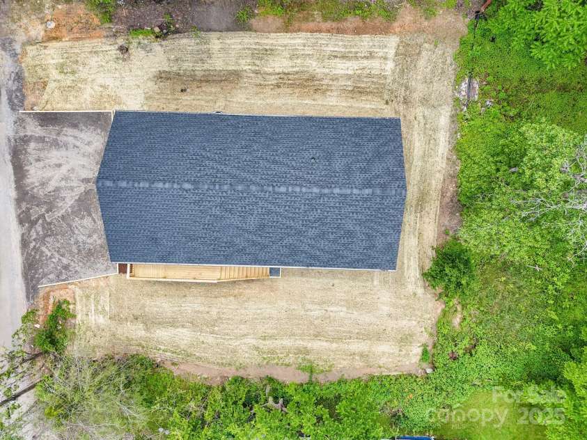 15 Border Street, Black Mountain, NC 28711.  MLS# CAR4240142, YatesRealty ID 19172. 