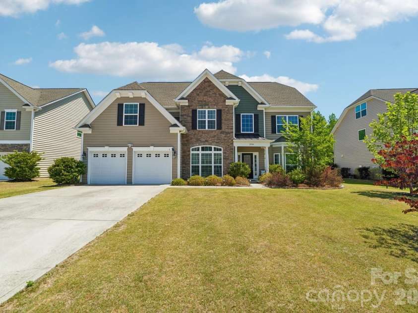 2006 Topaz Plaza, Davidson, NC 28036.  MLS# CAR4374298, YatesRealty ID 19173. 