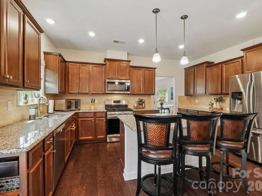 2006 Topaz Plaza, Davidson, NC 28036.  MLS# CAR4374298, YatesRealty ID 19173. 