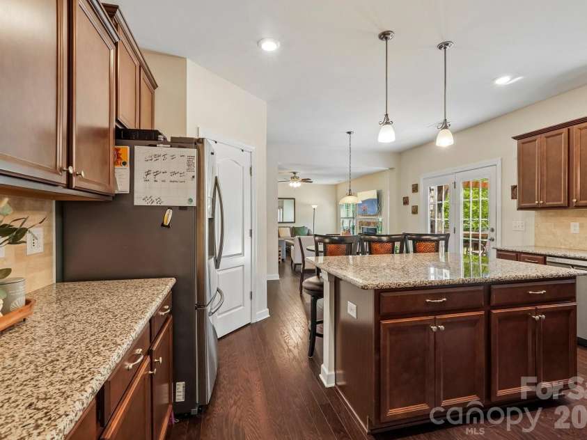 2006 Topaz Plaza, Davidson, NC 28036.  MLS# CAR4374298, YatesRealty ID 19173. 