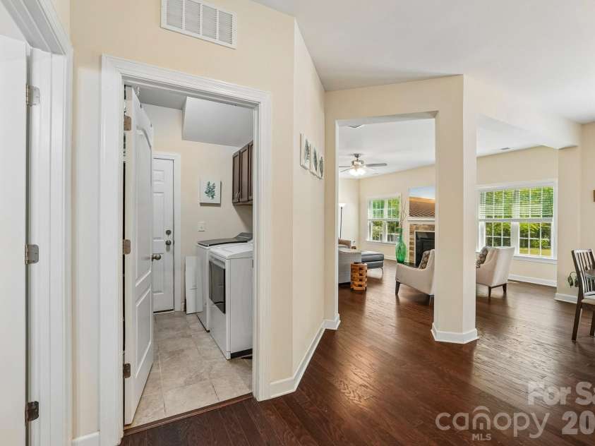 2006 Topaz Plaza, Davidson, NC 28036.  MLS# CAR4374298, YatesRealty ID 19173. 