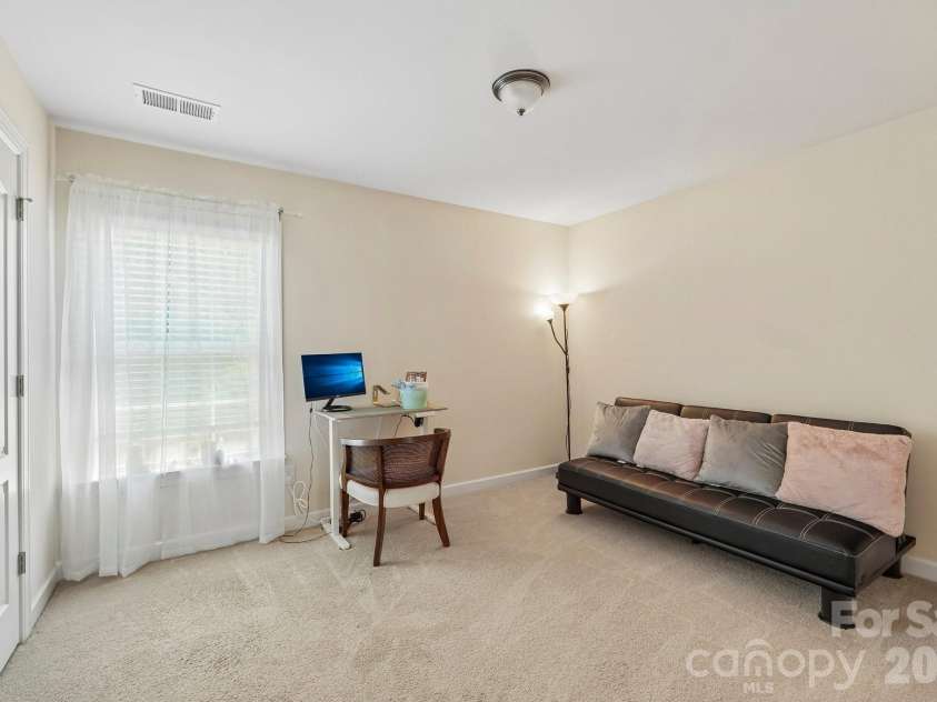 2006 Topaz Plaza, Davidson, NC 28036.  MLS# CAR4374298, YatesRealty ID 19173. 