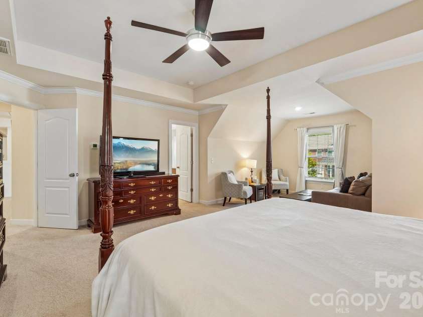 2006 Topaz Plaza, Davidson, NC 28036.  MLS# CAR4374298, YatesRealty ID 19173. 