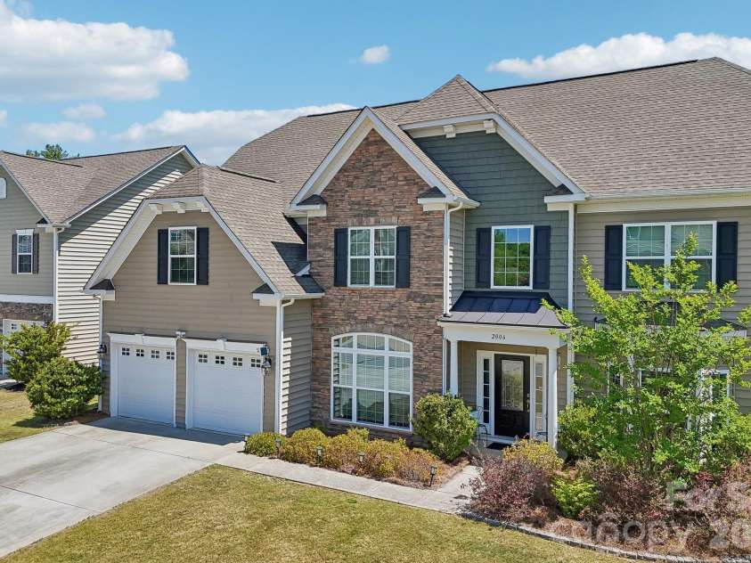 2006 Topaz Plaza, Davidson, NC 28036.  MLS# CAR4374298, YatesRealty ID 19173. 