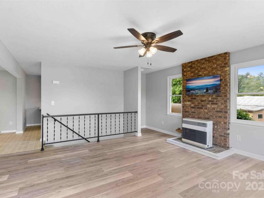 428 Jackson Road, Fletcher, NC 28732.  MLS# CAR4260323, YatesRealty ID 19174. 