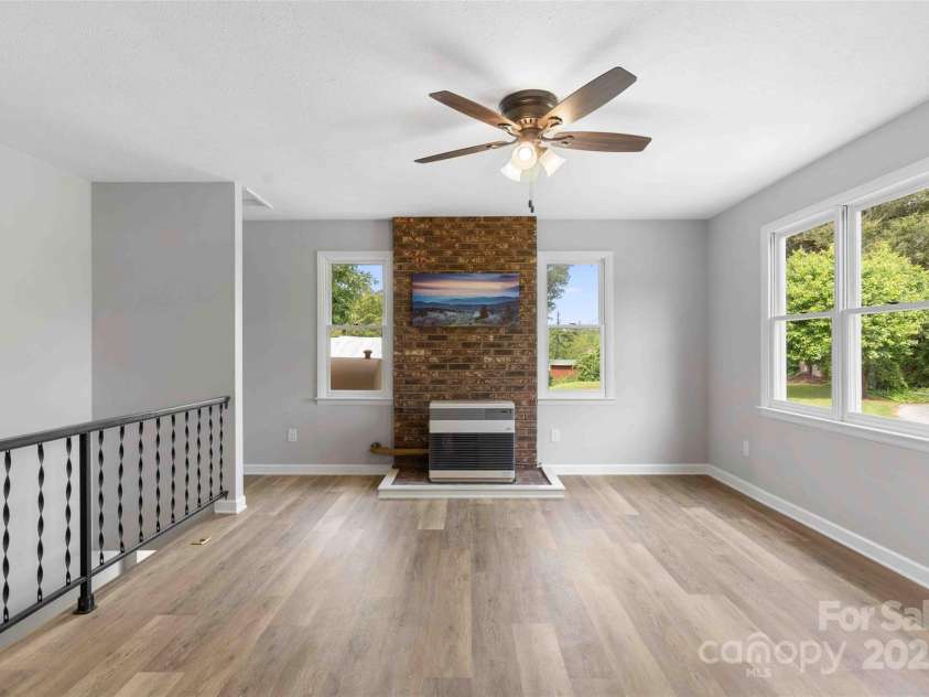 428 Jackson Road, Fletcher, NC 28732.  MLS# CAR4260323, YatesRealty ID 19174. 