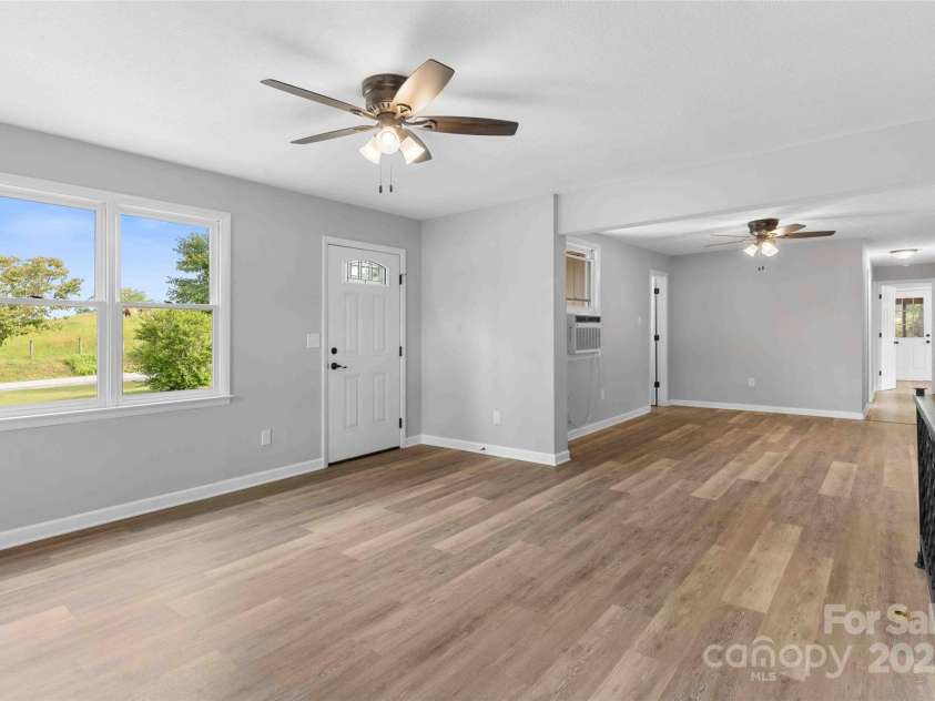 428 Jackson Road, Fletcher, NC 28732.  MLS# CAR4260323, YatesRealty ID 19174. 