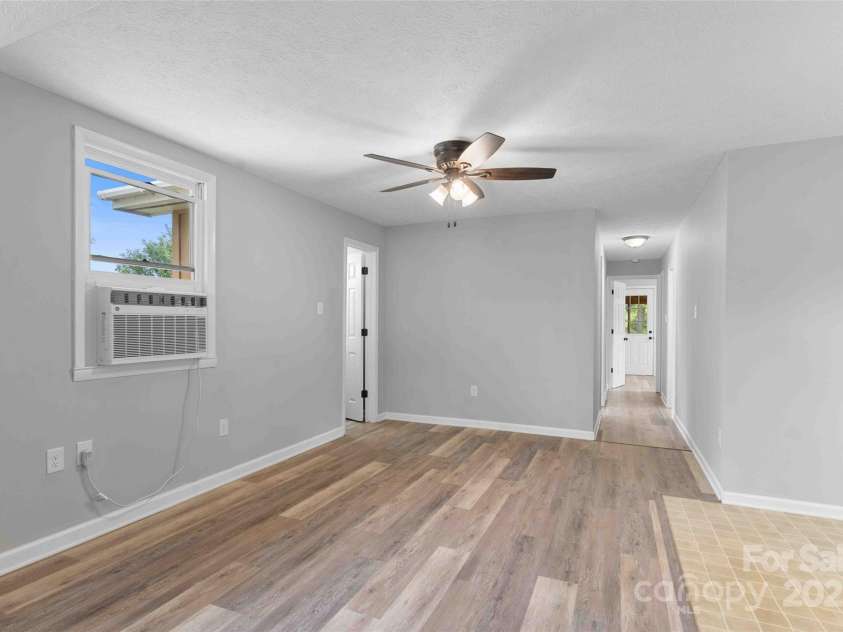 428 Jackson Road, Fletcher, NC 28732.  MLS# CAR4260323, YatesRealty ID 19174. 