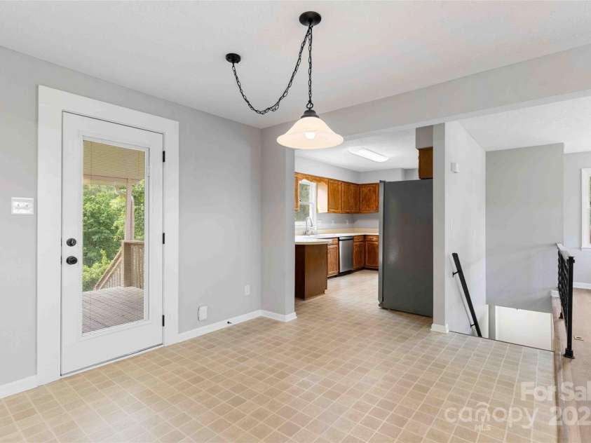 428 Jackson Road, Fletcher, NC 28732.  MLS# CAR4260323, YatesRealty ID 19174. 