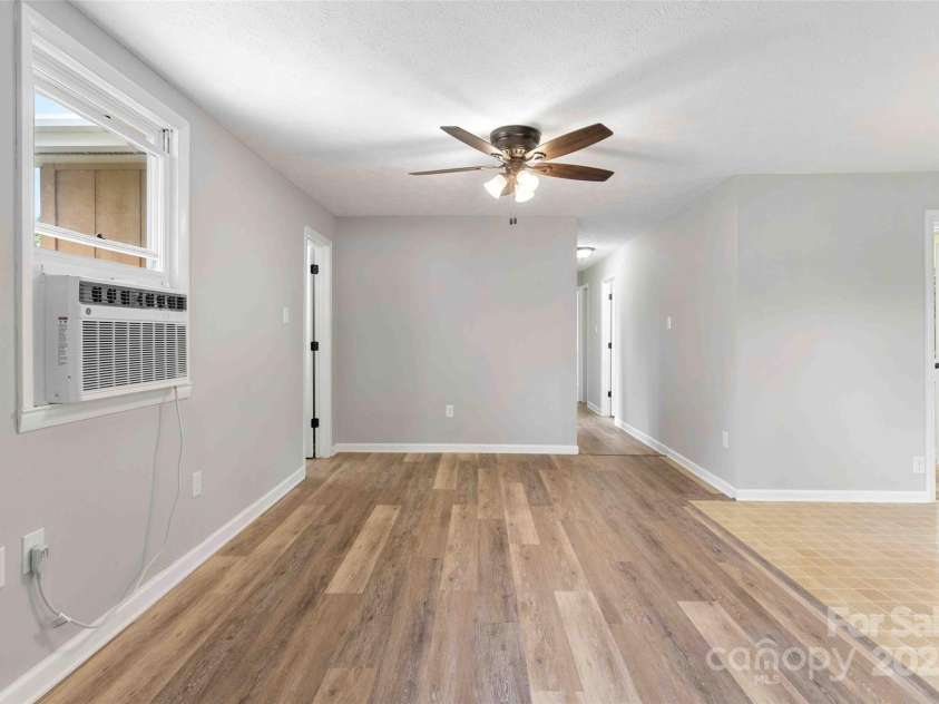 428 Jackson Road, Fletcher, NC 28732.  MLS# CAR4260323, YatesRealty ID 19174. 