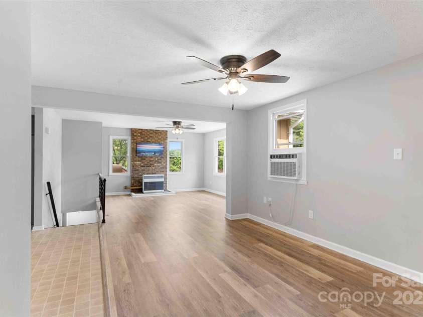 428 Jackson Road, Fletcher, NC 28732.  MLS# CAR4260323, YatesRealty ID 19174. 