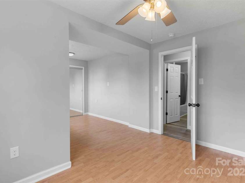 428 Jackson Road, Fletcher, NC 28732.  MLS# CAR4260323, YatesRealty ID 19174. 