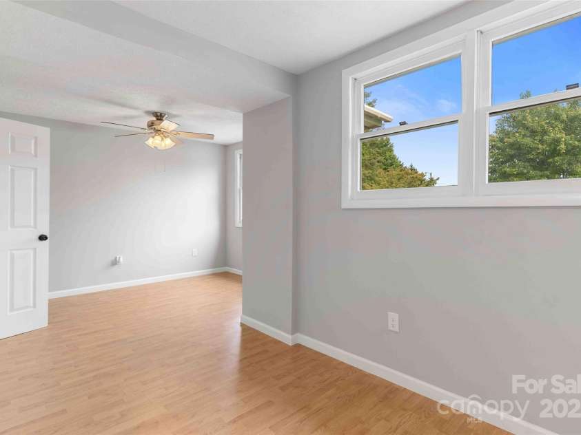 428 Jackson Road, Fletcher, NC 28732.  MLS# CAR4260323, YatesRealty ID 19174. 