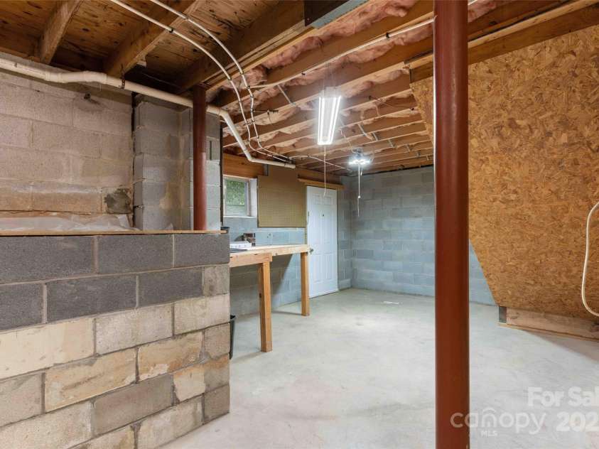 428 Jackson Road, Fletcher, NC 28732.  MLS# CAR4260323, YatesRealty ID 19174. 