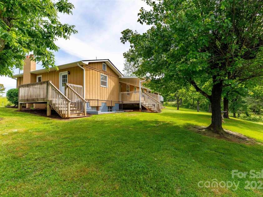 428 Jackson Road, Fletcher, NC 28732.  MLS# CAR4260323, YatesRealty ID 19174. 
