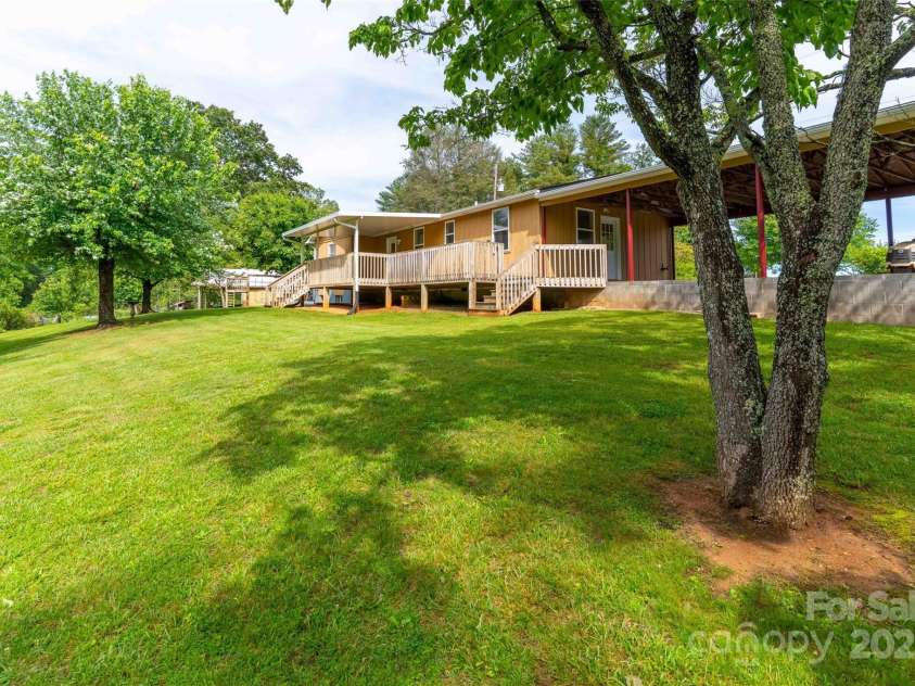 428 Jackson Road, Fletcher, NC 28732.  MLS# CAR4260323, YatesRealty ID 19174. 