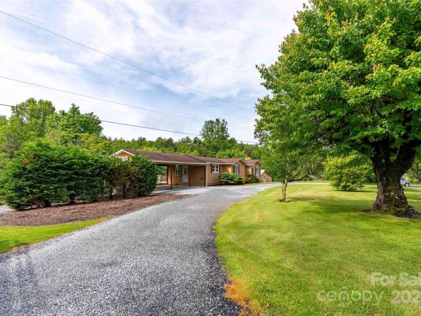 428 Jackson Road, Fletcher, NC 28732.  MLS# CAR4260323, YatesRealty ID 19174. 