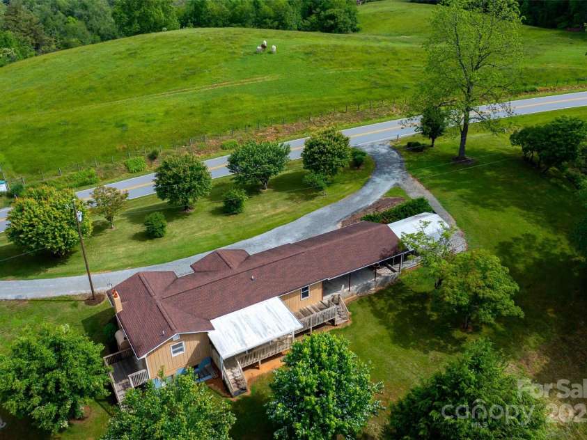 428 Jackson Road, Fletcher, NC 28732.  MLS# CAR4260323, YatesRealty ID 19174. 