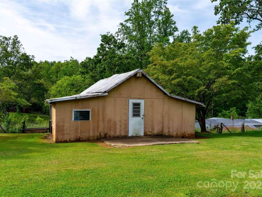 428 Jackson Road, Fletcher, NC 28732.  MLS# CAR4260323, YatesRealty ID 19174. 