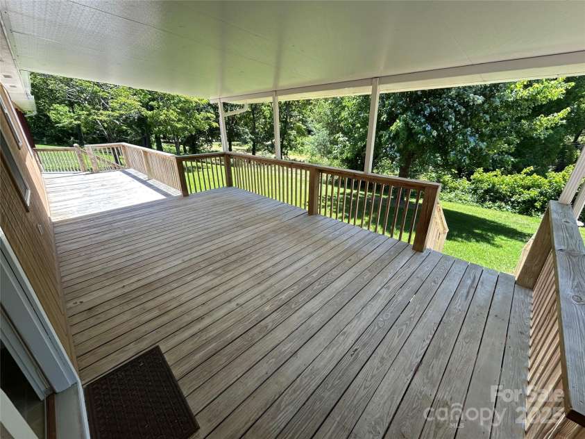 428 Jackson Road, Fletcher, NC 28732.  MLS# CAR4260323, YatesRealty ID 19174. 