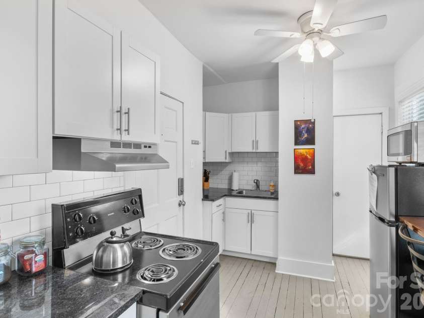 33 Vance Avenue, Black Mountain, NC 28711.  MLS# CAR4377818, YatesRealty ID 19175. #3 (upper level)