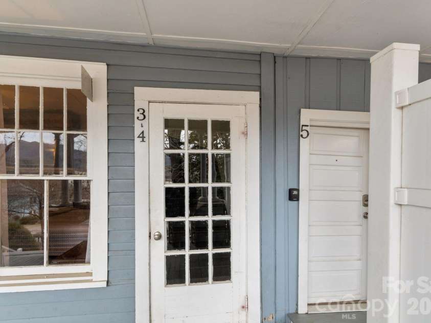 33 Vance Avenue, Black Mountain, NC 28711.  MLS# CAR4377818, YatesRealty ID 19175. #3/#4 Entry