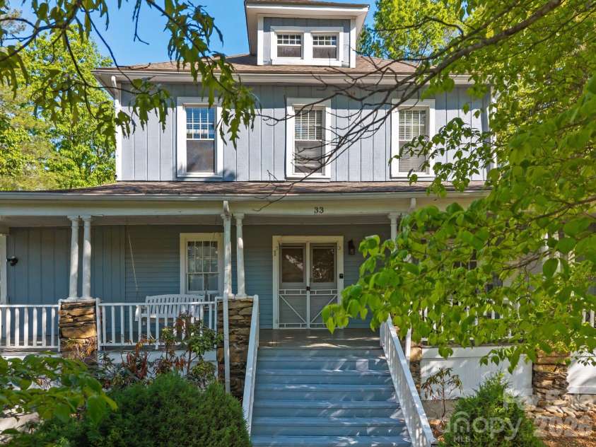 33 Vance Avenue, Black Mountain, NC 28711.  MLS# CAR4377818, YatesRealty ID 19175. 