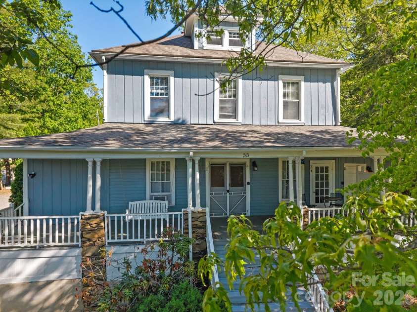 33 Vance Avenue, Black Mountain, NC 28711.  MLS# CAR4377818, YatesRealty ID 19175. 