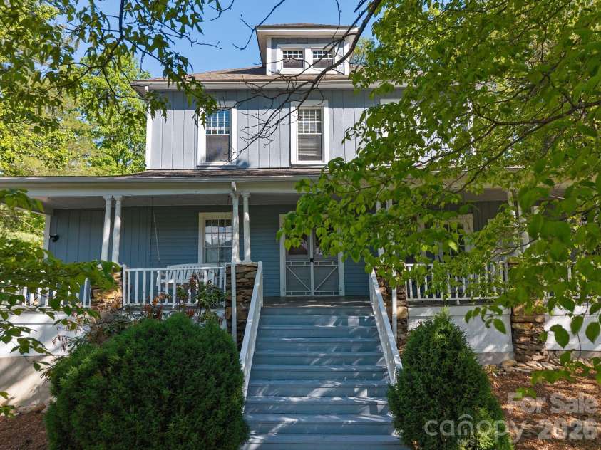33 Vance Avenue, Black Mountain, NC 28711.  MLS# CAR4377818, YatesRealty ID 19175. 
