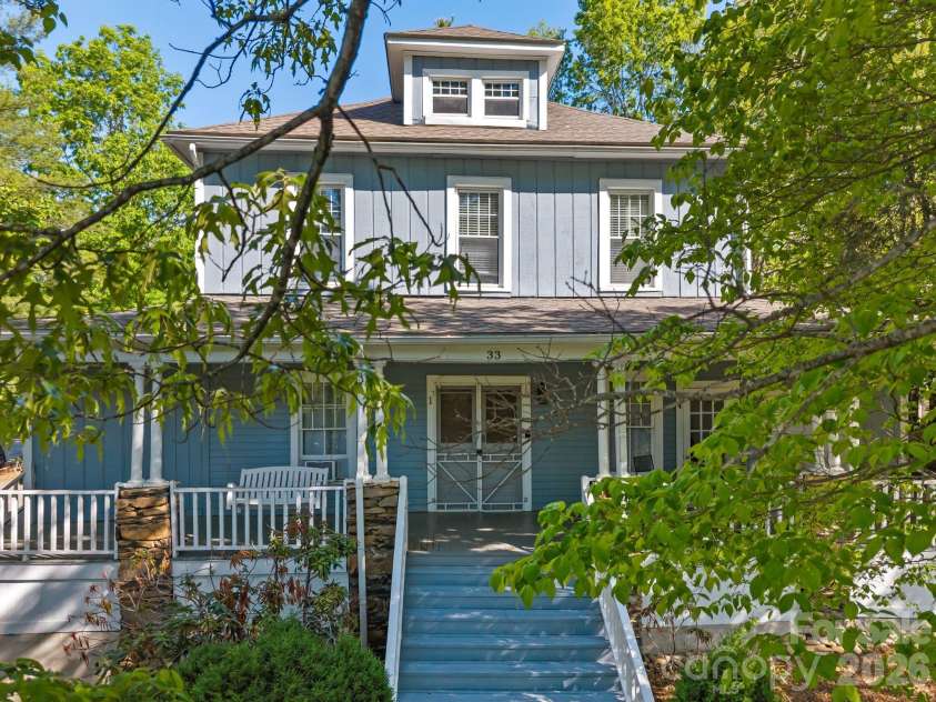 33 Vance Avenue, Black Mountain, NC 28711.  MLS# CAR4377818, YatesRealty ID 19175. 