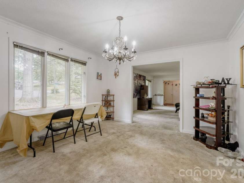 121 Edgerly Court, Charlotte, NC 28214.  MLS# CAR4377351, YatesRealty ID 19176. Main level Dining Room