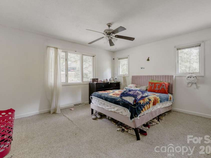 121 Edgerly Court, Charlotte, NC 28214.  MLS# CAR4377351, YatesRealty ID 19176. Second Guest bedroom