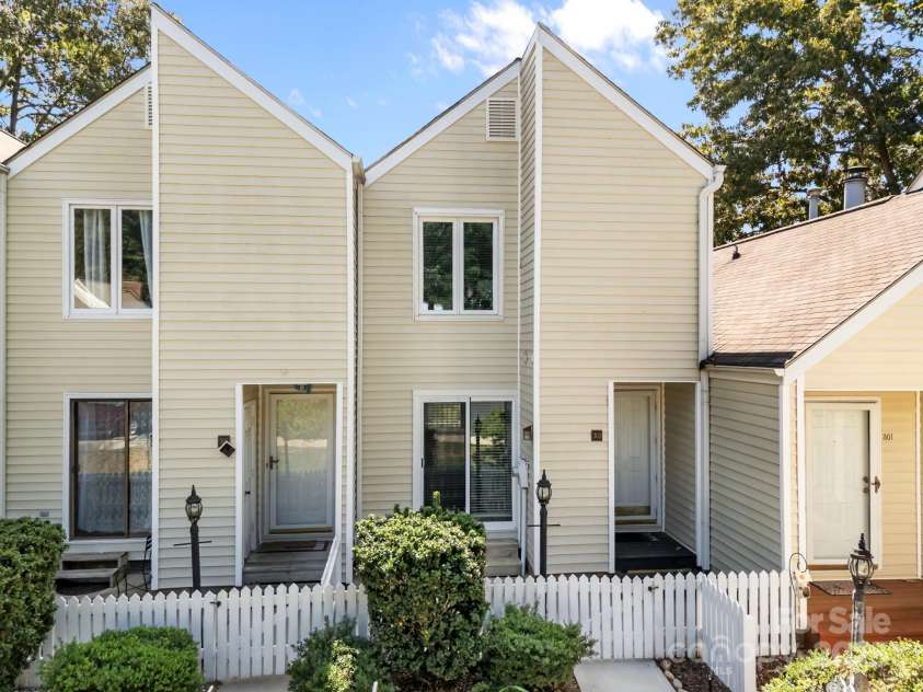 303 Eastwood Drive, Salisbury, NC 28146.  MLS# CAR4302370, YatesRealty ID 19177. 