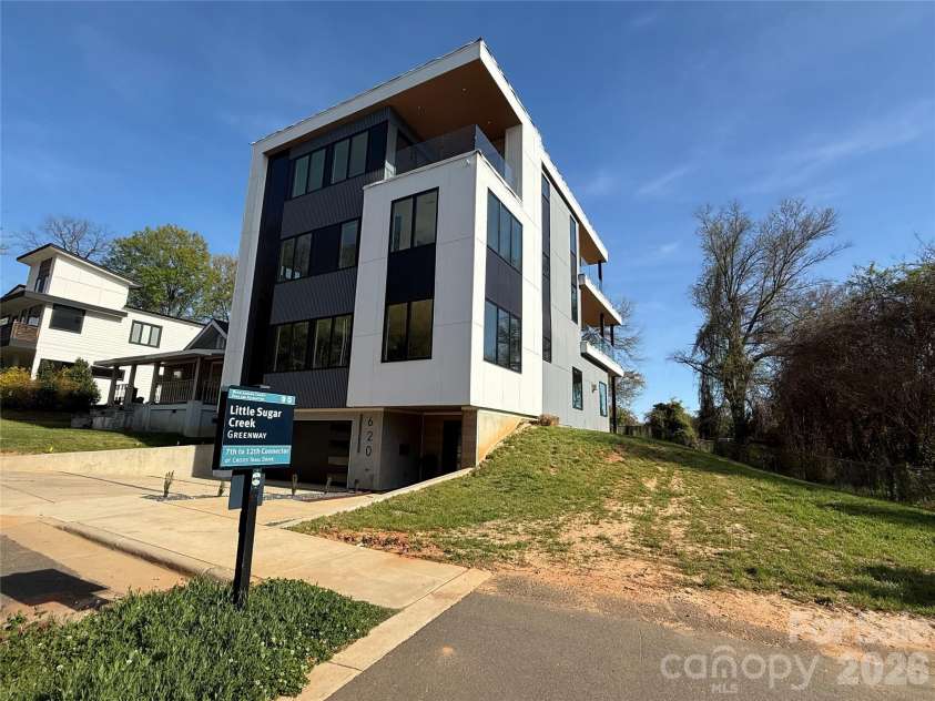 620 Cross Trail Drive, Charlotte, NC 28204.  MLS# CAR4362896, YatesRealty ID 19177. 