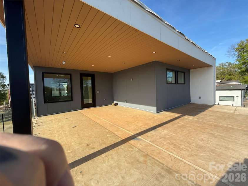 620 Cross Trail Drive, Charlotte, NC 28204.  MLS# CAR4362896, YatesRealty ID 19177. 