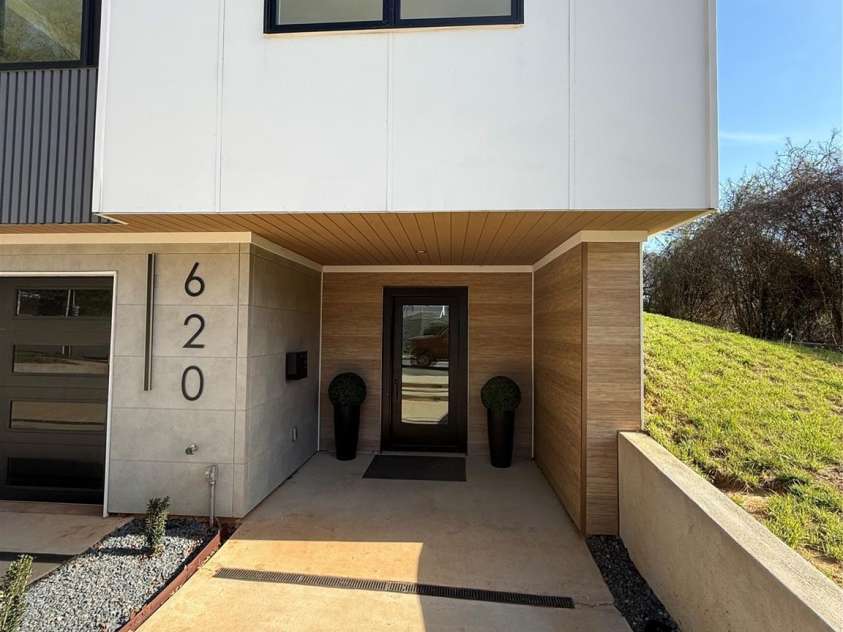 620 Cross Trail Drive, Charlotte, NC 28204.  MLS# CAR4362896, YatesRealty ID 19177. 