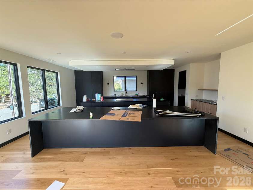 620 Cross Trail Drive, Charlotte, NC 28204.  MLS# CAR4362896, YatesRealty ID 19177. 