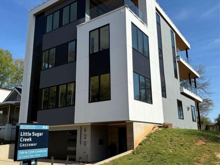 620 Cross Trail Drive, Charlotte, NC 28204.  MLS# CAR4362896, YatesRealty ID 19177. 