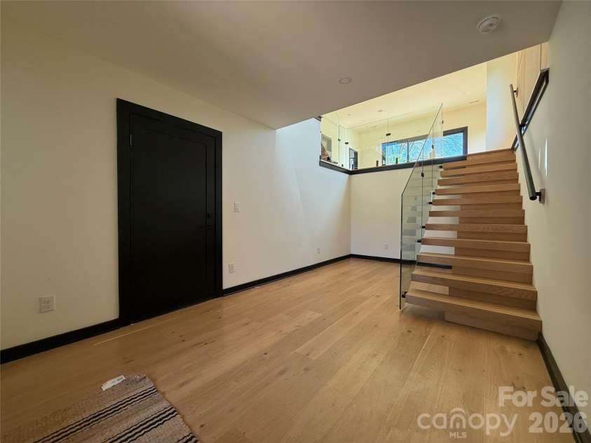620 Cross Trail Drive, Charlotte, NC 28204.  MLS# CAR4362896, YatesRealty ID 19177. Foyer / entry