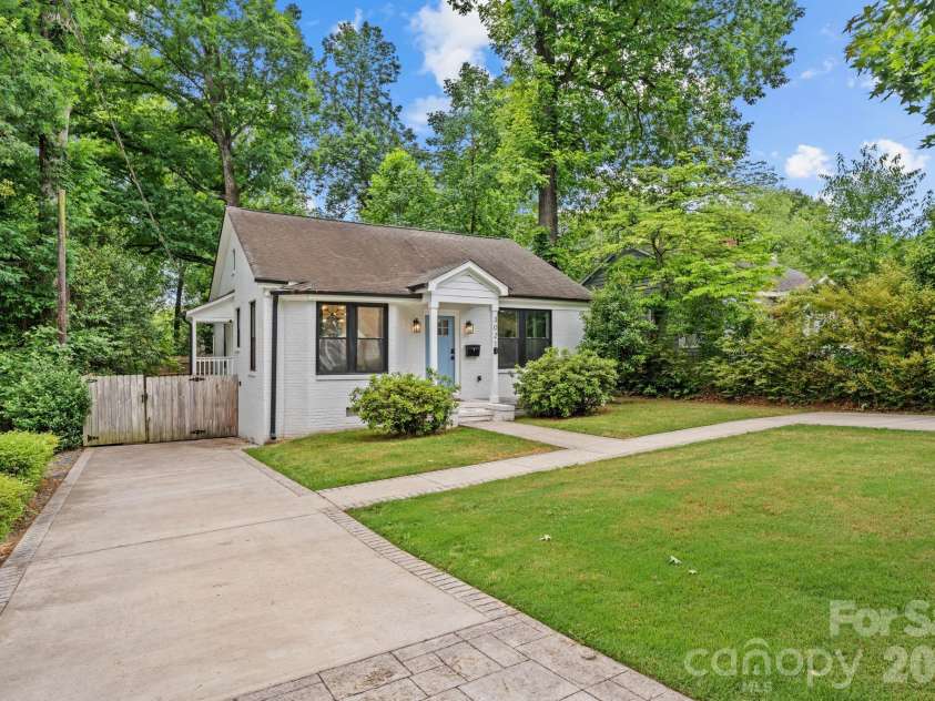 3021 Dogwood Avenue, Charlotte, NC 28206.  MLS# CAR4375732, YatesRealty ID 19178. 