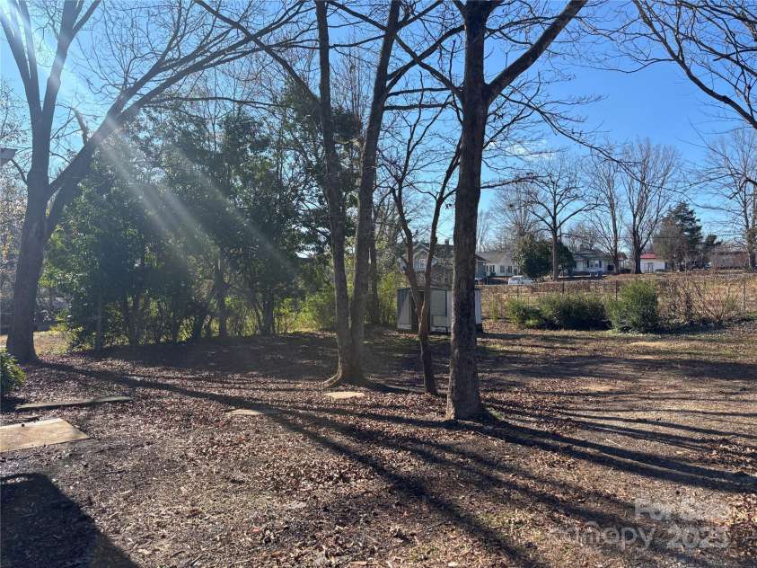 142 26th Street, Hickory, NC 28602.  MLS# CAR4334608, YatesRealty ID 1918. 