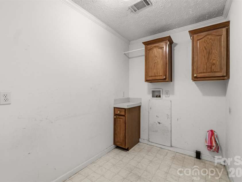 414 West Avenue, Charlotte, NC 28208.  MLS# CAR4363322, YatesRealty ID 19180. 