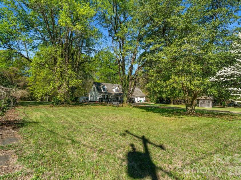 414 West Avenue, Charlotte, NC 28208.  MLS# CAR4363322, YatesRealty ID 19180. 
