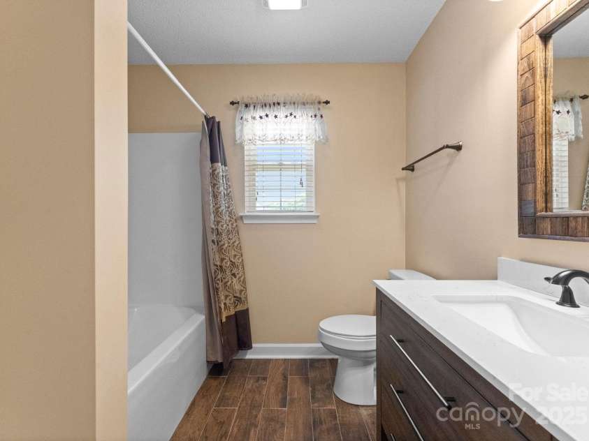 110 Whitehall Drive, Mooresville, NC 28117.  MLS# CAR4268703, YatesRealty ID 19181. 