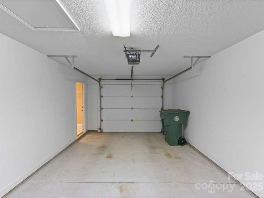 110 Whitehall Drive, Mooresville, NC 28117.  MLS# CAR4268703, YatesRealty ID 19181. 