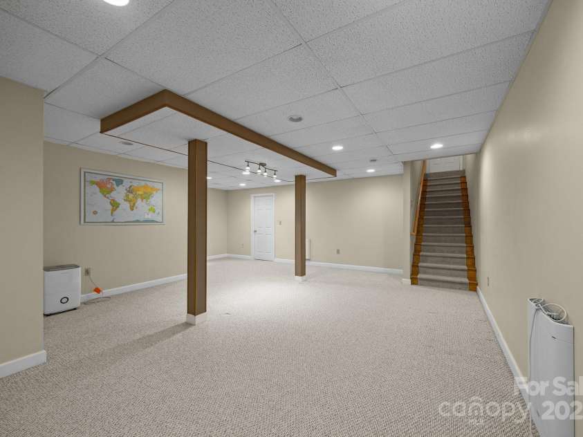 206 Pine Knot Trail, Hendersonville, NC 28739.  MLS# CAR4264692, YatesRealty ID 19185. 