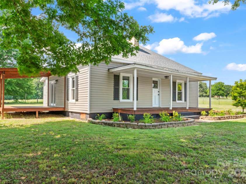 233 Sellars Road, Kings Mountain, NC 28086.  MLS# CAR4263196, YatesRealty ID 19187. 